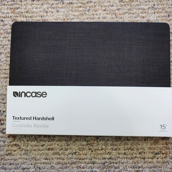 Incase Tablets & Accessories Incase 5 Textured Hardshell